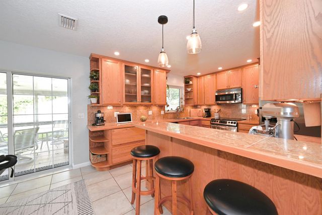1056 Cheryl Road, Haverhill, FL 33417