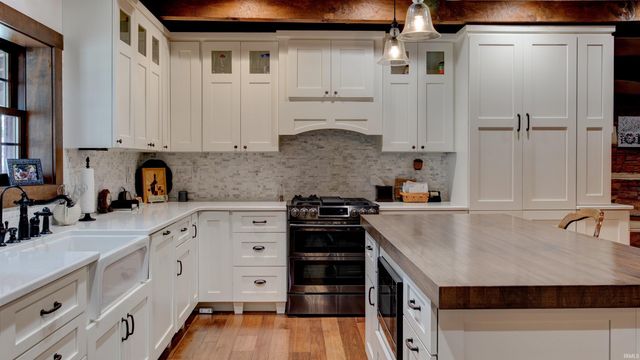 17605 Buzzard Roost Road, Magnet, IN 47520