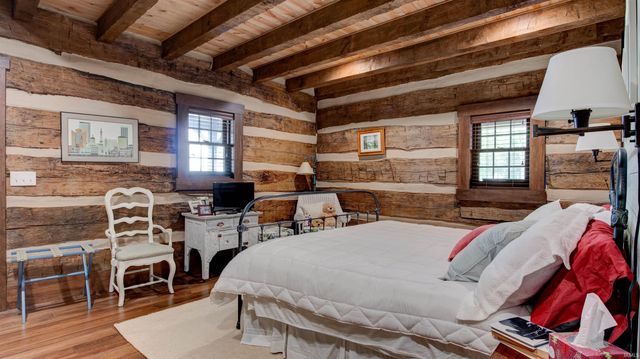 17605 Buzzard Roost Road, Magnet, IN 47520