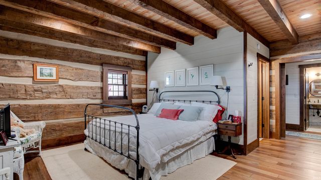 17605 Buzzard Roost Road, Magnet, IN 47520