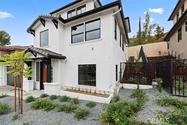 943 N Avenue 66, Los Angeles, CA 90042