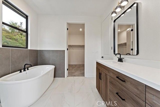 943 N Avenue 66, Los Angeles, CA 90042