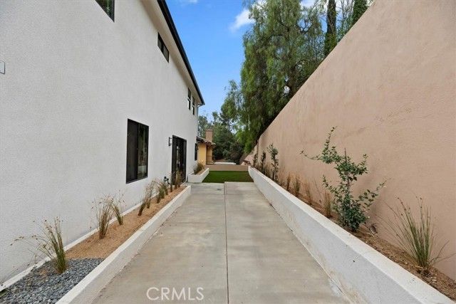 943 N Avenue 66, Los Angeles, CA 90042