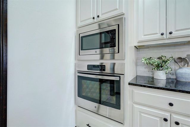 917 NW 185th Street, Edmond, OK 73012