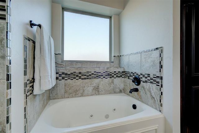 917 NW 185th Street, Edmond, OK 73012