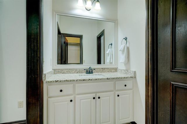 917 NW 185th Street, Edmond, OK 73012