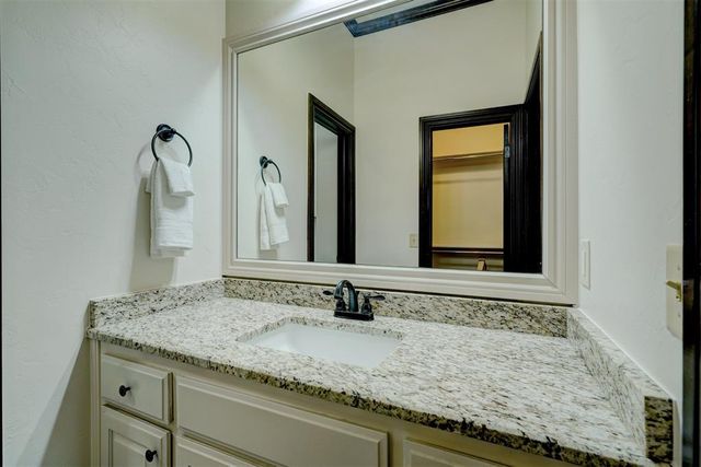 917 NW 185th Street, Edmond, OK 73012