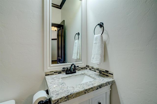 917 NW 185th Street, Edmond, OK 73012