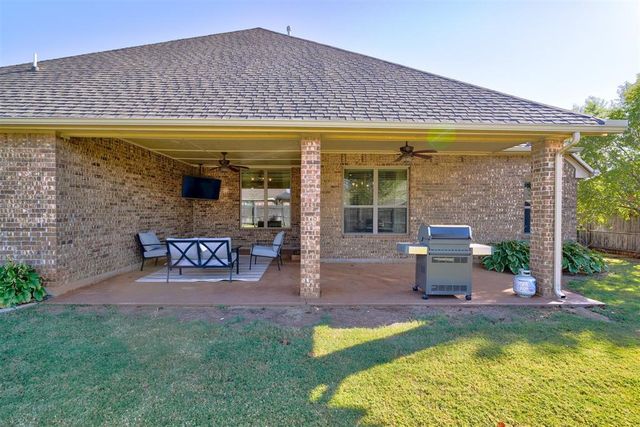 917 NW 185th Street, Edmond, OK 73012