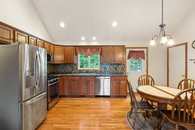 49 Harmony Xing, East Bridgewater, MA 02333
