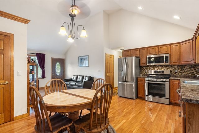 49 Harmony Xing, East Bridgewater, MA 02333