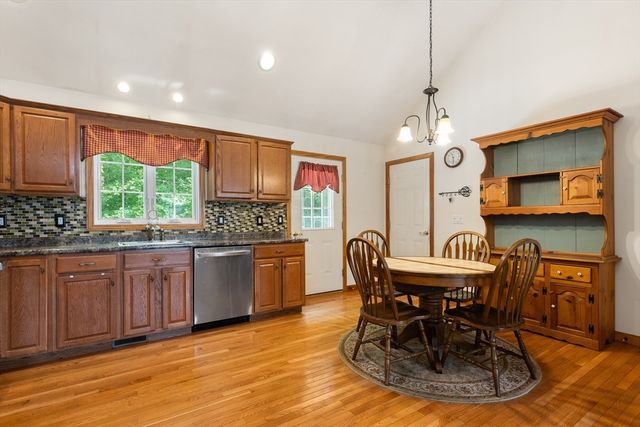 49 Harmony Xing, East Bridgewater, MA 02333