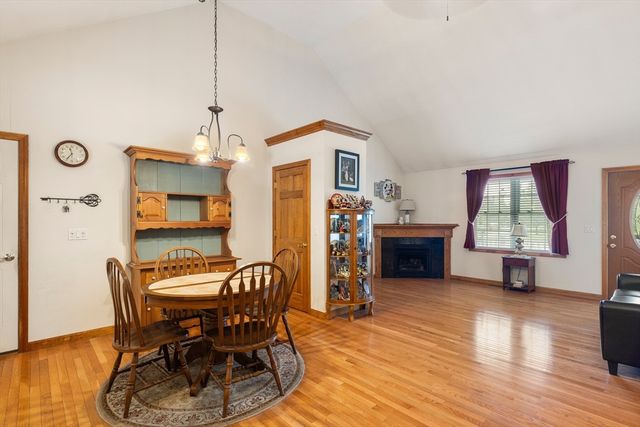 49 Harmony Xing, East Bridgewater, MA 02333