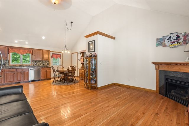 49 Harmony Xing, East Bridgewater, MA 02333