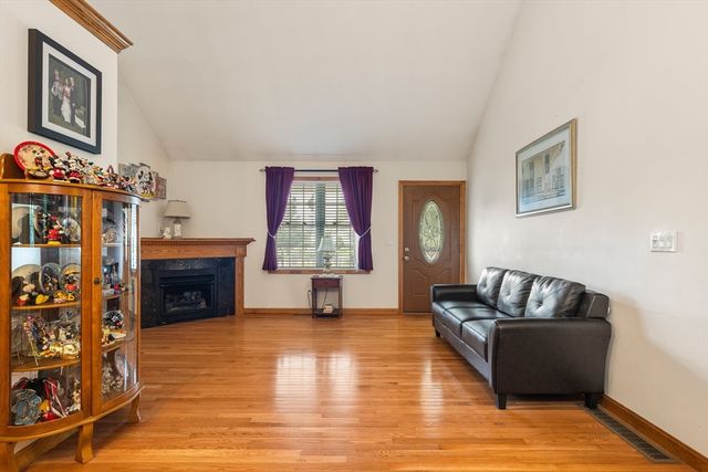 49 Harmony Xing, East Bridgewater, MA 02333