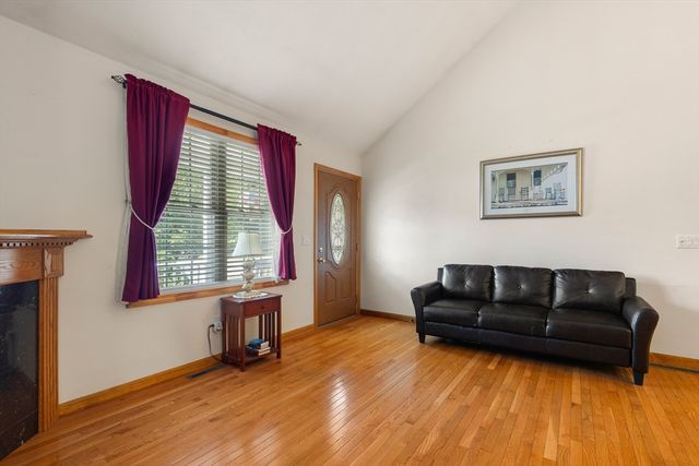 49 Harmony Xing, East Bridgewater, MA 02333
