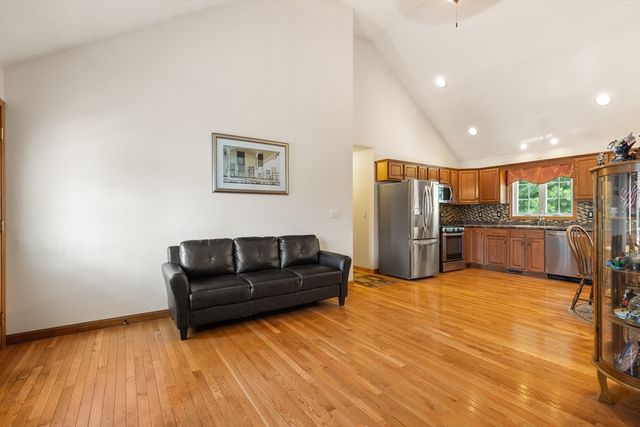 49 Harmony Xing, East Bridgewater, MA 02333