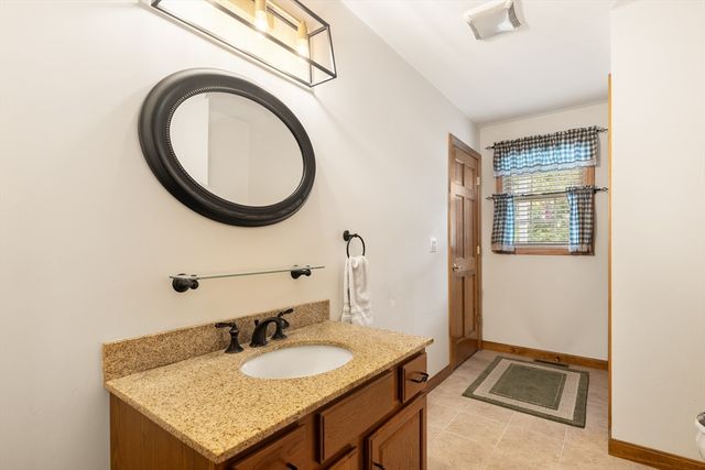 49 Harmony Xing, East Bridgewater, MA 02333
