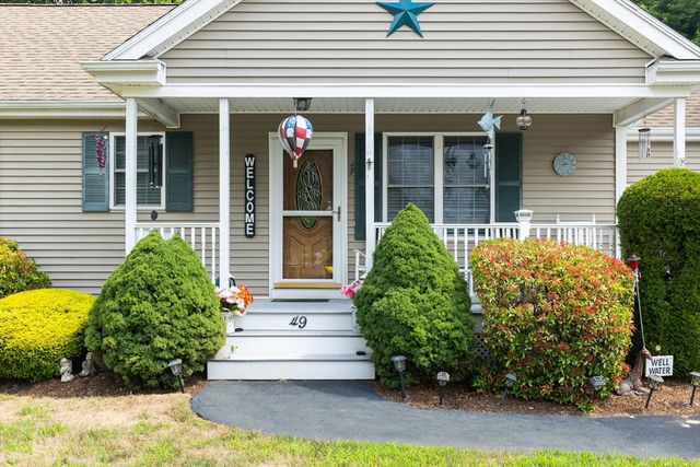 49 Harmony Xing, East Bridgewater, MA 02333