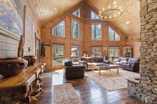 1118 Carrollville Landing Rd, Clifton, TN 38425