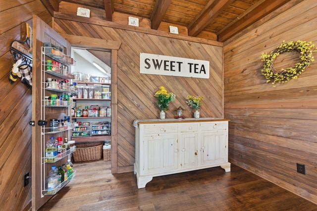 1118 Carrollville Landing Rd, Clifton, TN 38425