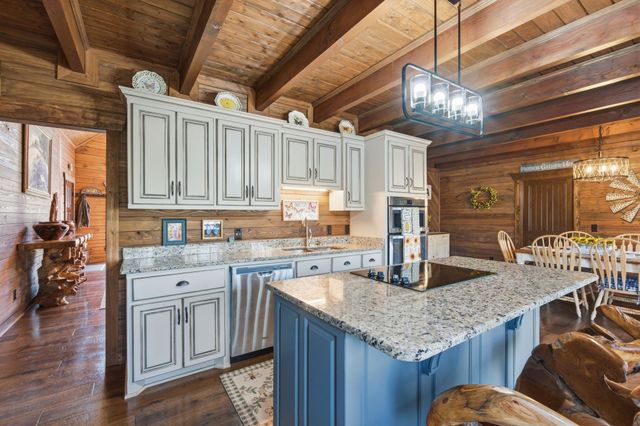 1118 Carrollville Landing Rd, Clifton, TN 38425