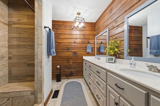 1118 Carrollville Landing Rd, Clifton, TN 38425