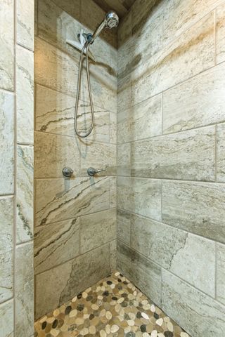 1118 Carrollville Landing Rd, Clifton, TN 38425