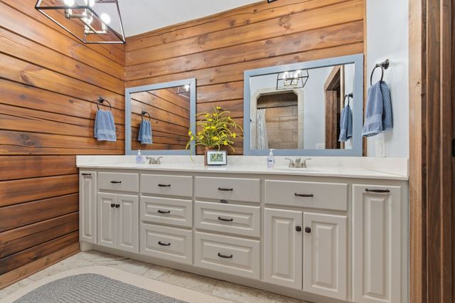 1118 Carrollville Landing Rd, Clifton, TN 38425