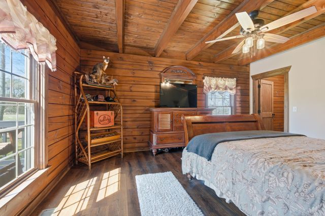 1118 Carrollville Landing Rd, Clifton, TN 38425