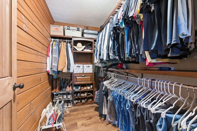 1118 Carrollville Landing Rd, Clifton, TN 38425