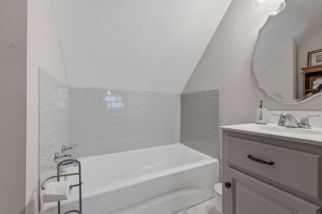 1118 Carrollville Landing Rd, Clifton, TN 38425