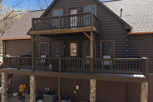 1118 Carrollville Landing Rd, Clifton, TN 38425