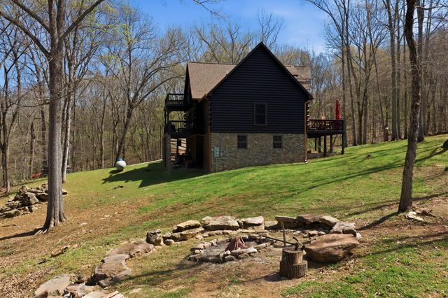 1118 Carrollville Landing Rd, Clifton, TN 38425