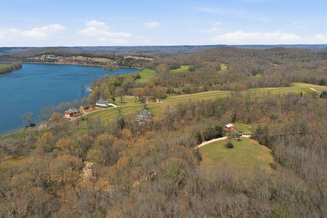 1118 Carrollville Landing Rd, Clifton, TN 38425