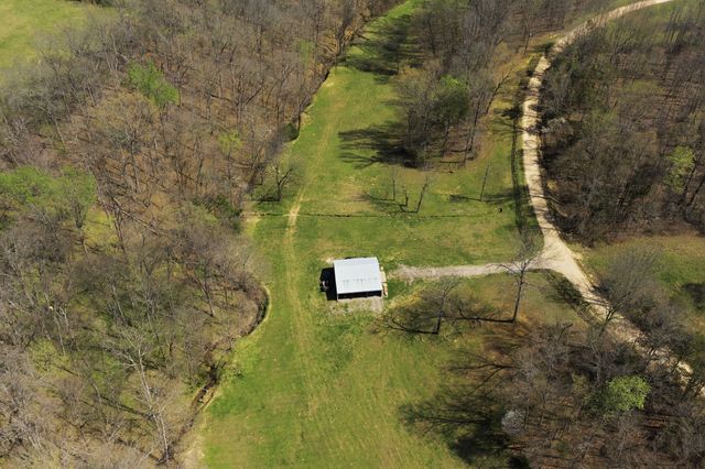 1118 Carrollville Landing Rd, Clifton, TN 38425