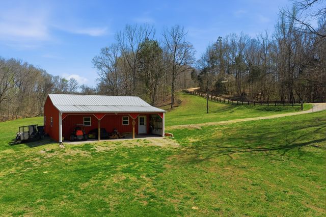 1118 Carrollville Landing Rd, Clifton, TN 38425
