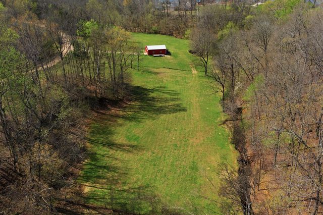 1118 Carrollville Landing Rd, Clifton, TN 38425