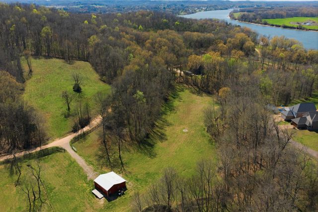 1118 Carrollville Landing Rd, Clifton, TN 38425