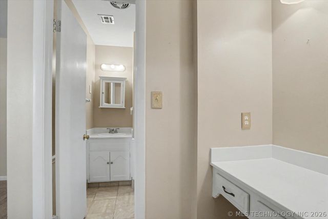 4809 S 69th East Avenue, Tulsa, OK 74145