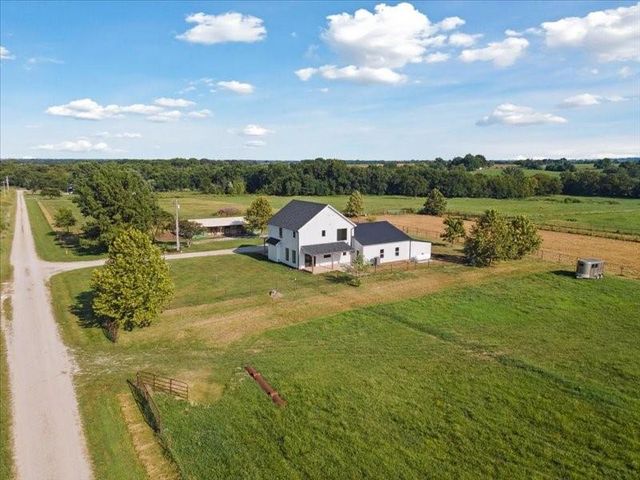 6239 NW County Road 4002 Road, Butler, MO 64730