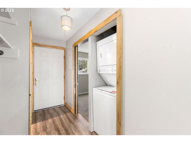 4 TOUCHSTONE 150, Lake Oswego, OR 97035