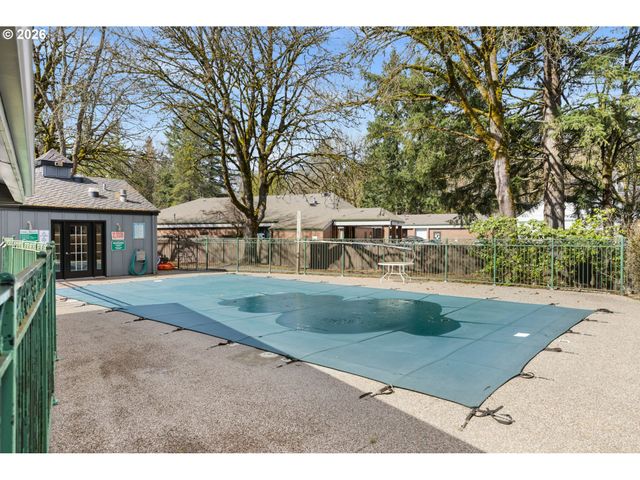 4 TOUCHSTONE 150, Lake Oswego, OR 97035