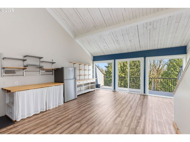 4 TOUCHSTONE 150, Lake Oswego, OR 97035