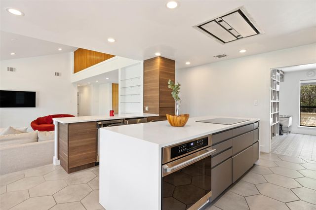 7903 Entrada CV, Austin, TX 78730