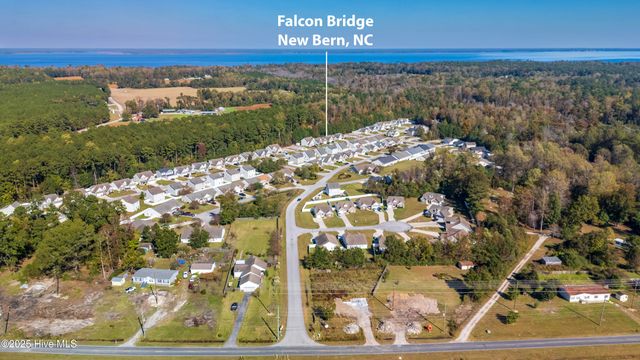 318 Hawks Bluff Drive, New Bern, NC 28560