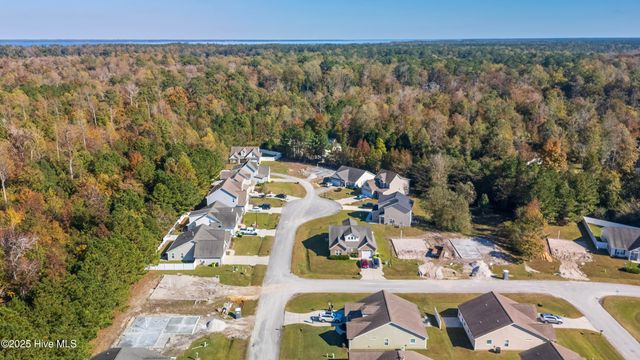 318 Hawks Bluff Drive, New Bern, NC 28560