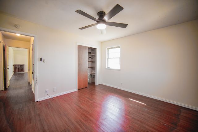 202 N 10th Street, Jacksboro, TX 76458