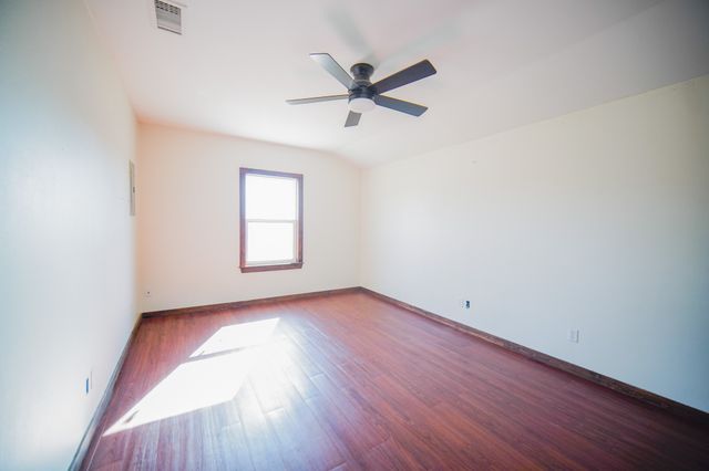 202 N 10th Street, Jacksboro, TX 76458