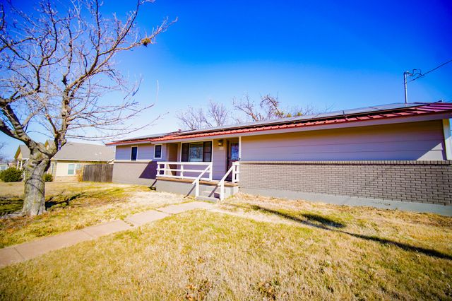 202 N 10th Street, Jacksboro, TX 76458